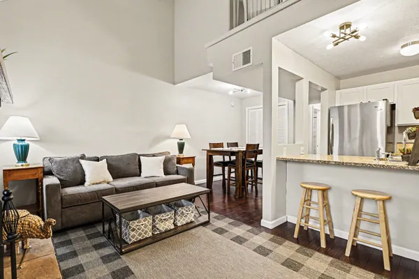 $349,000 | 1527 North Oakhill Drive, South Bend, IN 46637