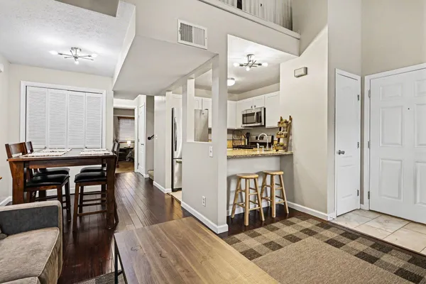 $349,000 | 1527 North Oakhill Drive, South Bend, IN 46637