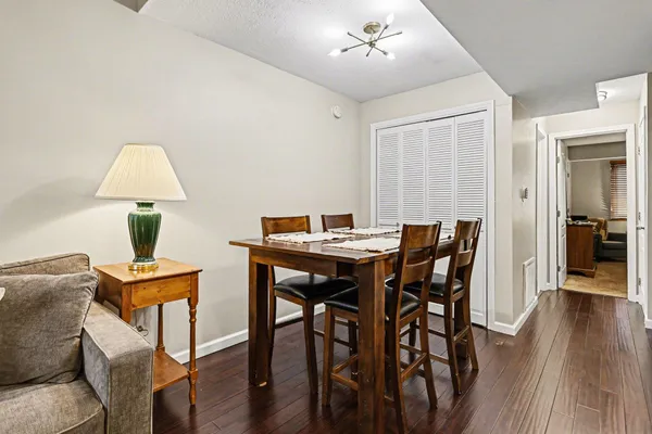 $349,000 | 1527 North Oakhill Drive, South Bend, IN 46637