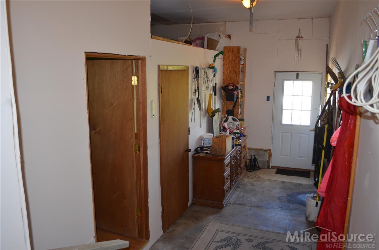 4420 Harrington Road Croswell, MI 48422 - Photo 14 of 30 31278732-13.JPG