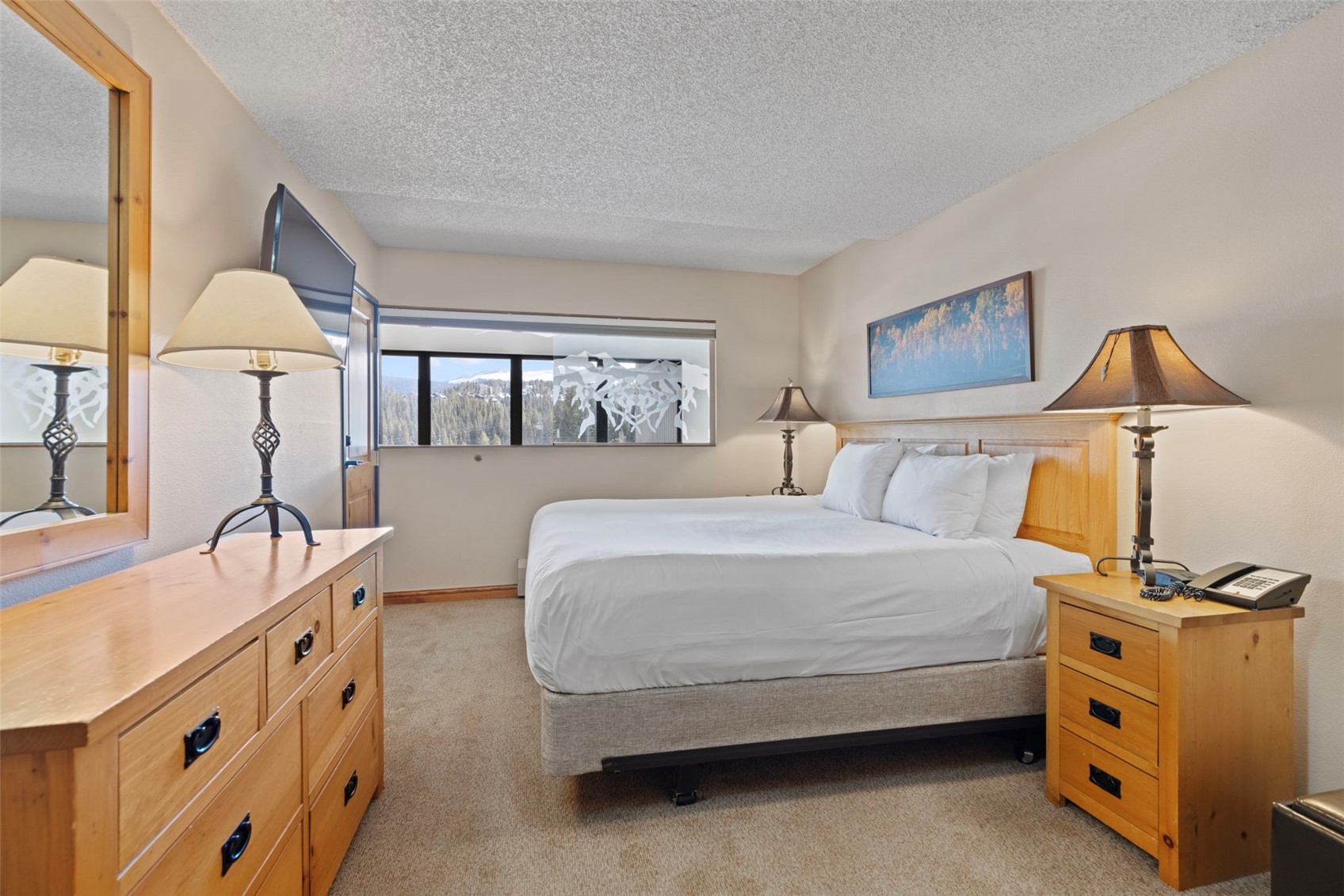 631 Village Road, Unit 34420 Breckenridge, CO 80424 - Photo 17 of 40 Primary bedroom