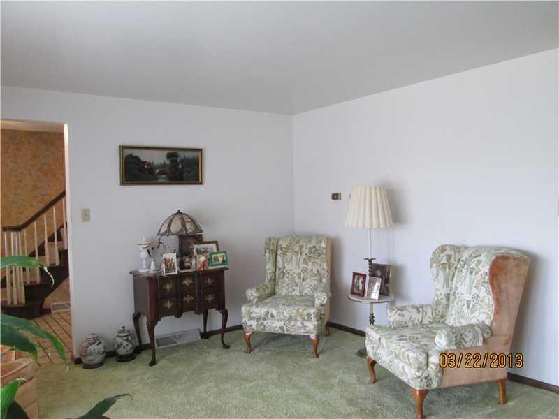 136 Fiedors Grove Road Mount Pleasant, PA 15666 - Photo 7 of 25 Living Room.