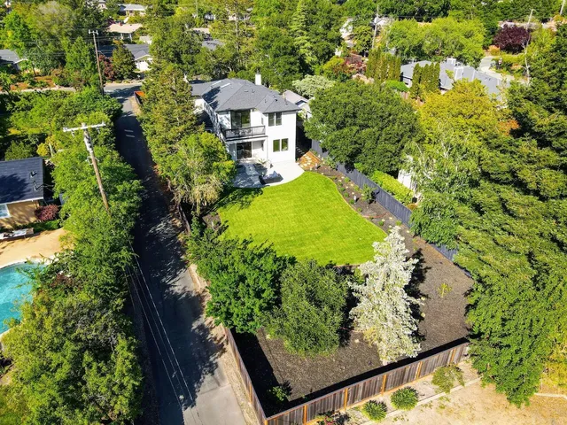 $2,790,000 | 1066 Larch Avenue, Moraga, CA 94556