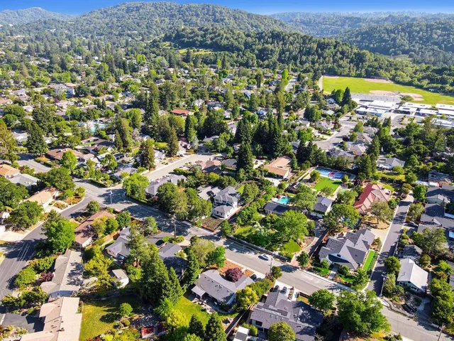$2,790,000 | 1066 Larch Avenue, Moraga, CA 94556