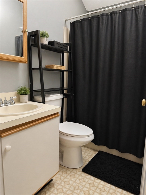 12 Pinecrest Road, Unit 12 Uxbridge, MA 01569 - Photo 10 of 14 Gallery Image 10