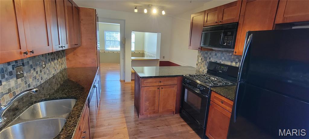 964 Claygate Court Ballwin, MO 63021 - Photo 2 of 16