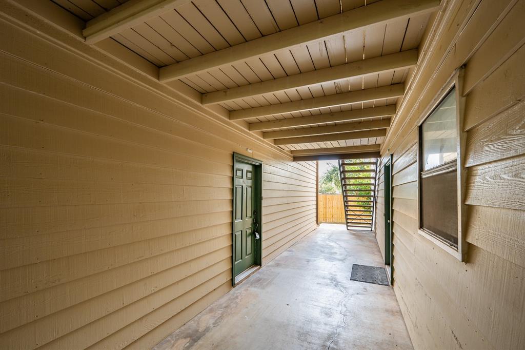 8600 Fathom Circle, Unit 1407 Austin, TX 78750 - Photo 17 of 26 a view of a porch