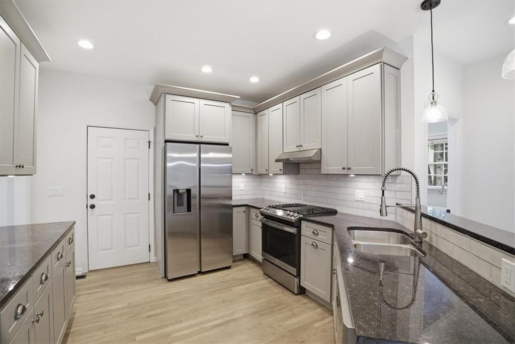 1025 Russell Point Suwanee, GA 30024 - Photo 14 of 46