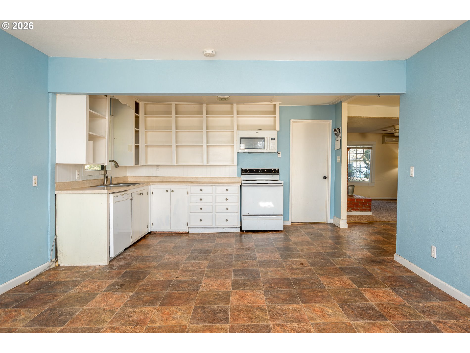 32404 Southeast Pipeline Road Gresham, OR 97080 - Photo 19 of 48 a view of a kitchen with a sink