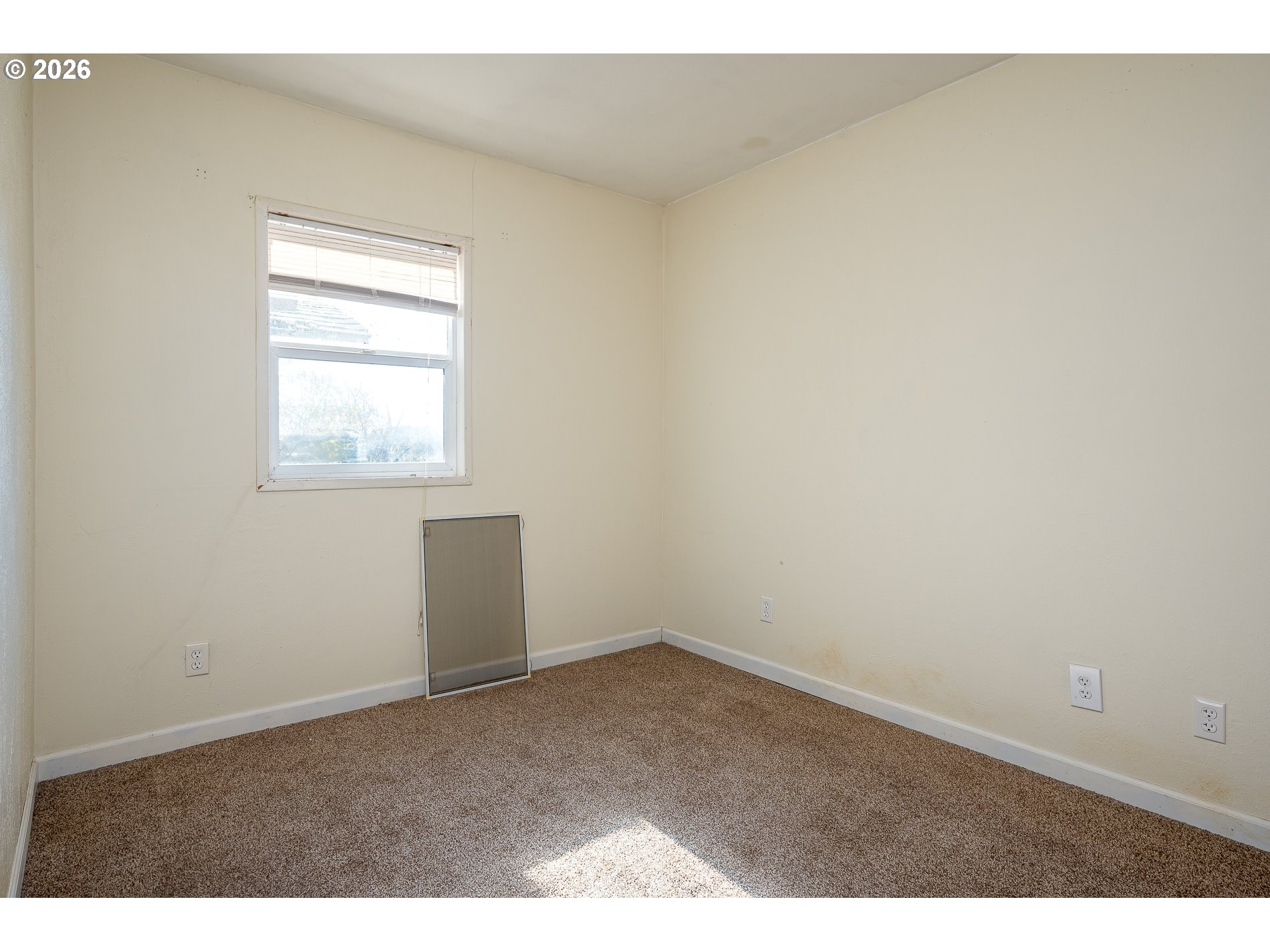 32404 Southeast Pipeline Road Gresham, OR 97080 - Photo 22 of 48 an empty room with a window