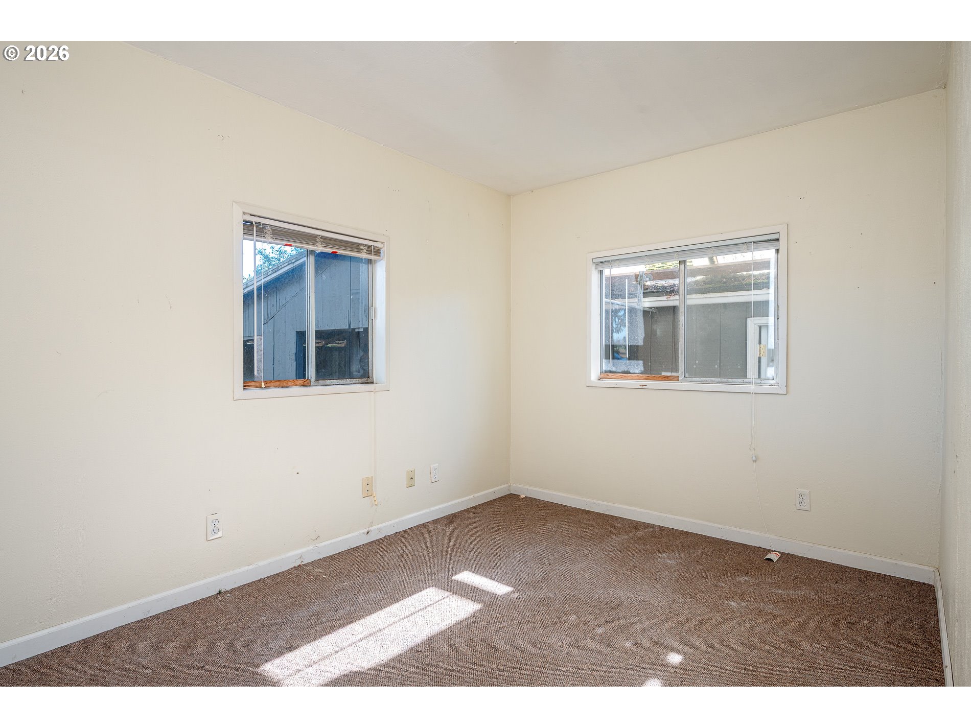 32404 Southeast Pipeline Road Gresham, OR 97080 - Photo 25 of 48 an empty room with a window