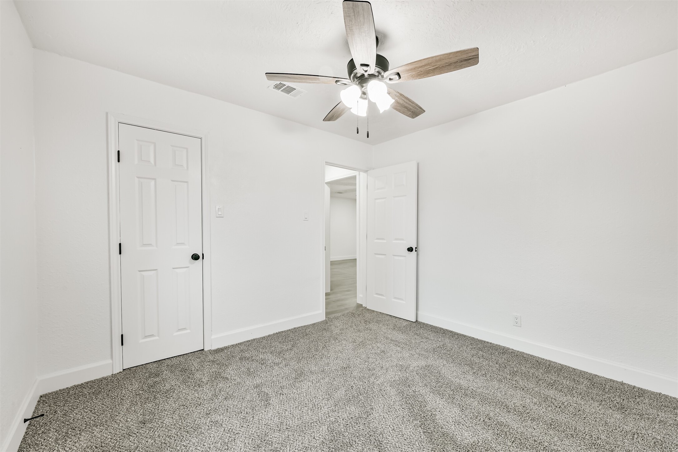 2121 County Road 892 Alvin, TX 77511 - Photo 15 of 24 2nd bedroom