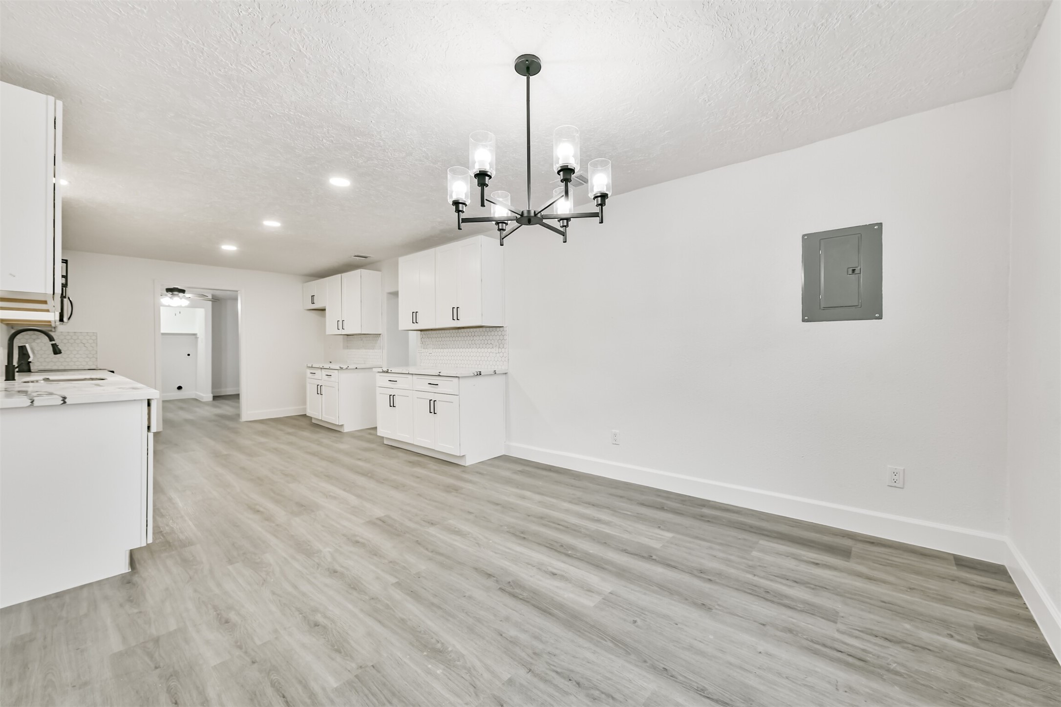 2121 County Road 892 Alvin, TX 77511 - Photo 8 of 24 Dining Area