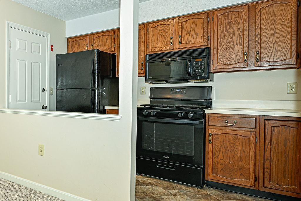 50 Brookside Drive, Unit J8 Exeter, NH 03833 - Photo 7 of 24