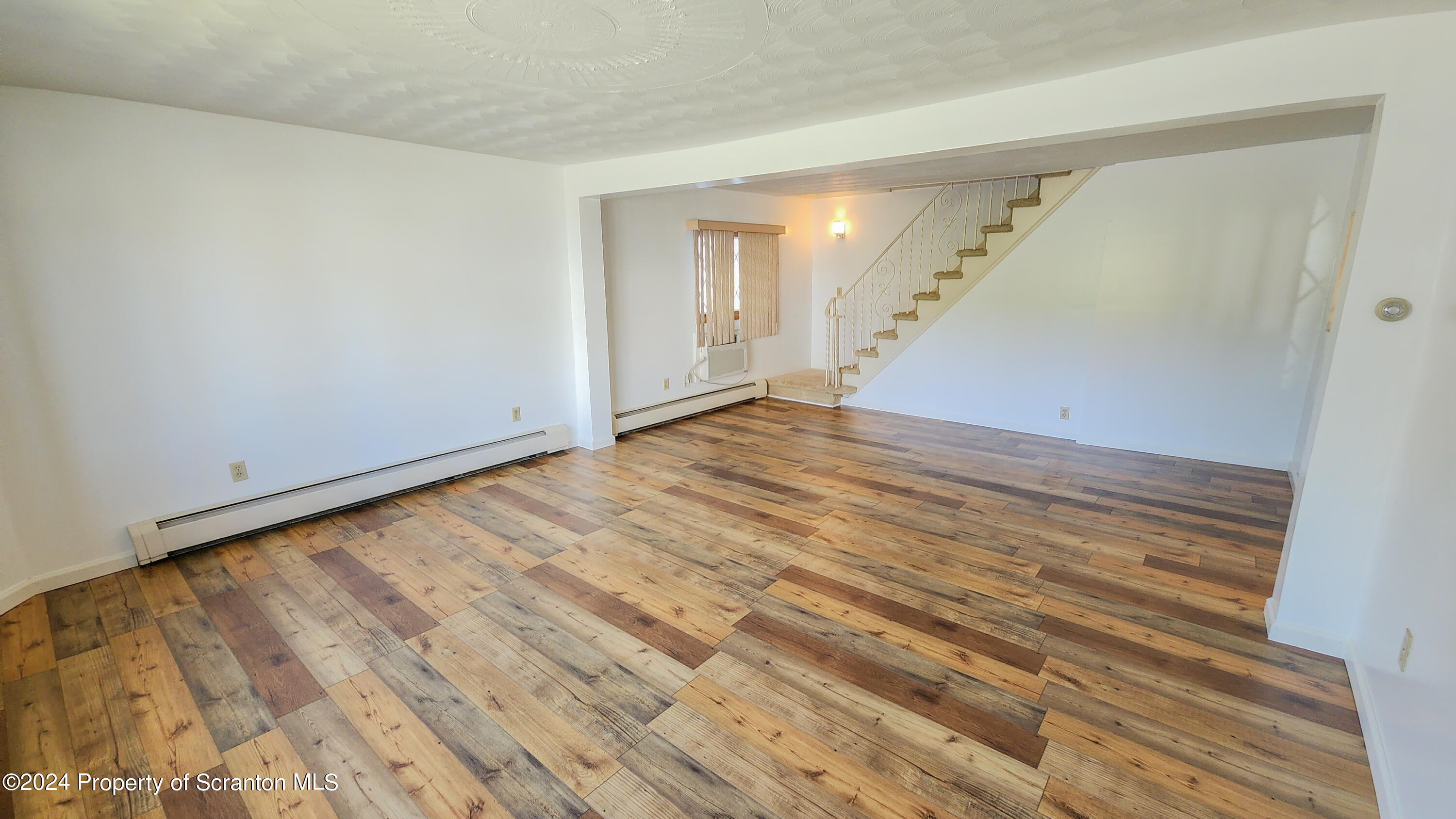 29 Washington Street Moosic, PA 18507 - Photo 10 of 25 Gallery Image 10