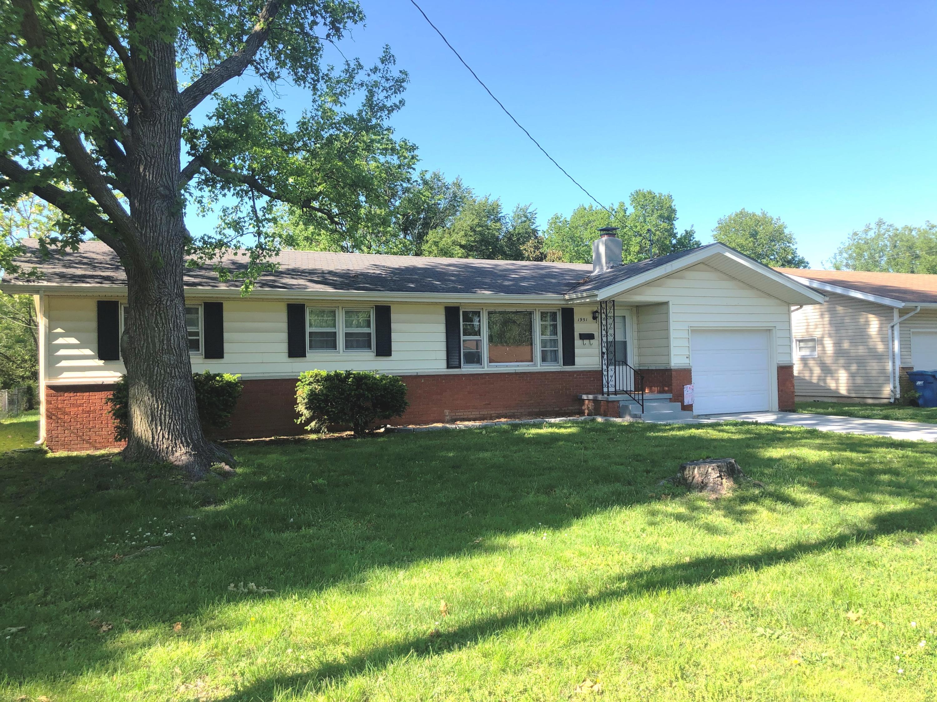 1951 East High Street Springfield, MO 65803 - Photo 1 of 1 IMG-4856