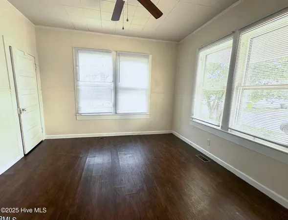 $1,450 | 1810 Wilmington Street, New Bern, NC 28560