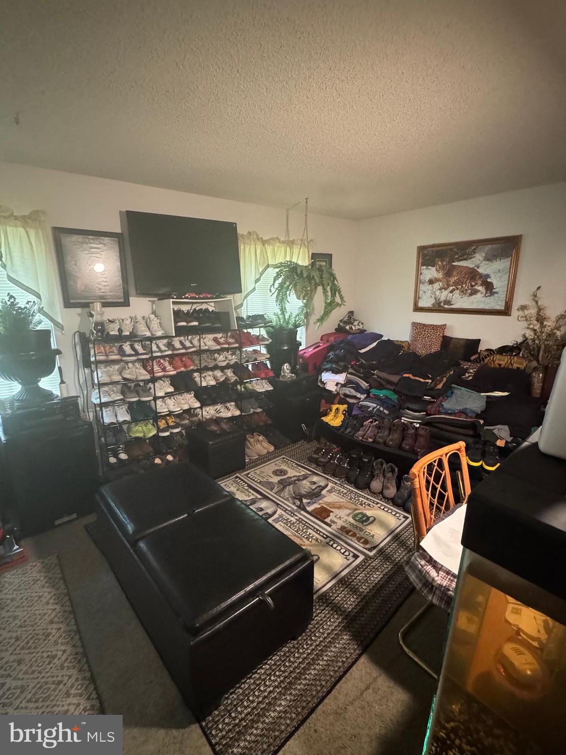 172 Mattix Run Absecon, NJ 08205 - Photo 6 of 9 a view of living room with furniture and a lamp