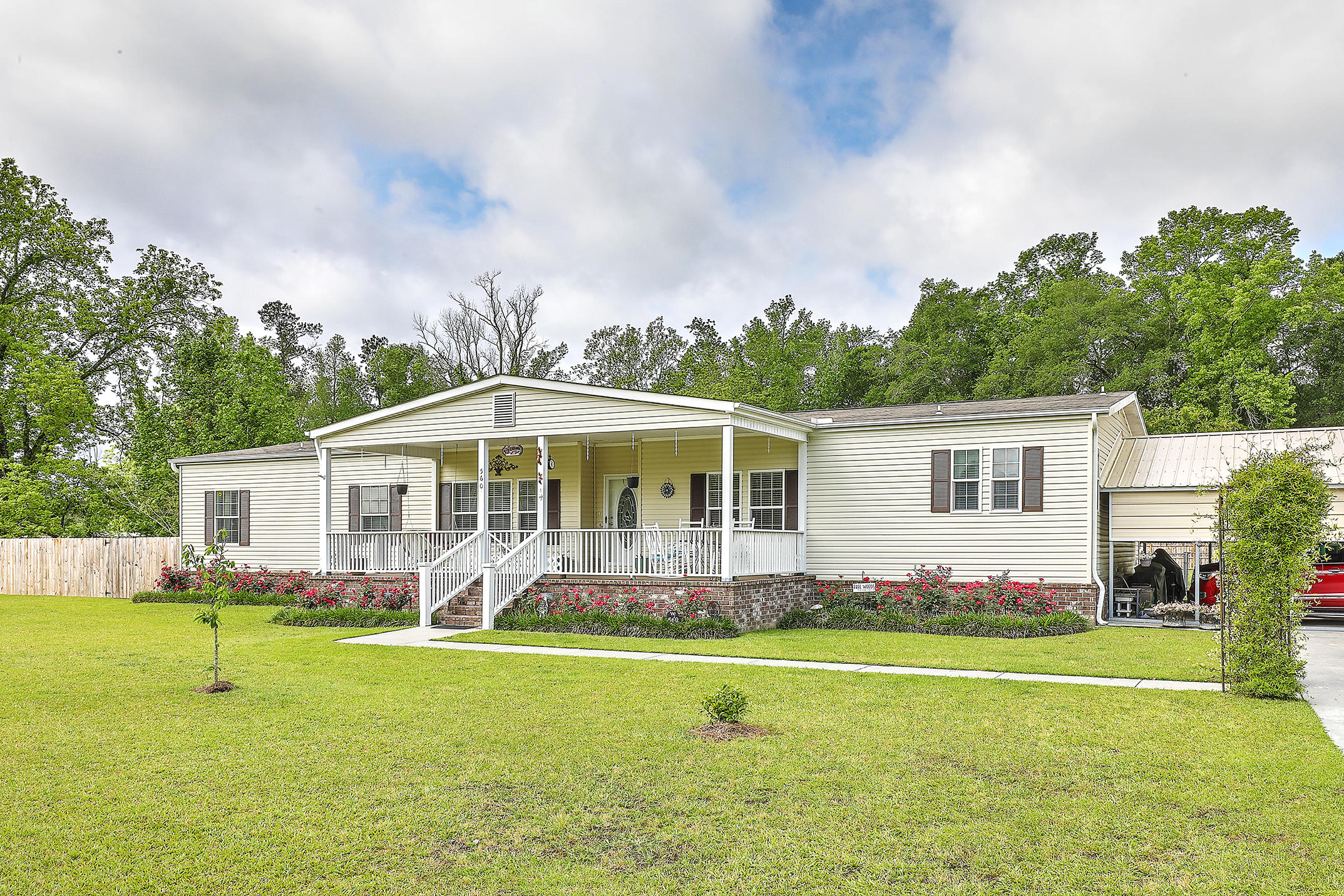 560 Mulberry Road St. George, SC 29477 - Photo 2 of 31 1R3A1606_07_08_09_10_11_12