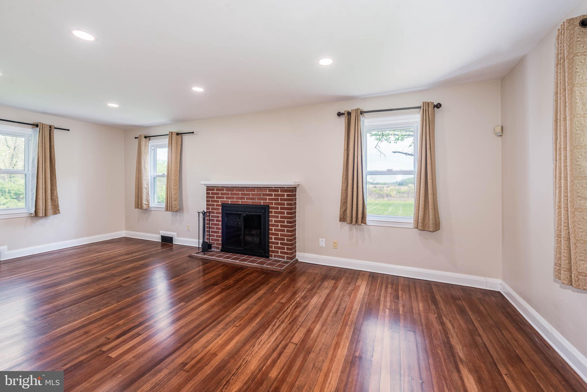 2705 Spring Hill Road Pikesville, MD 21208 - Photo 3 of 43 Gallery Image 3