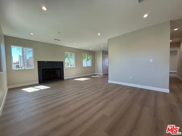 $3,790 | 6403 Gentry Avenue, North Hollywood, CA 91606