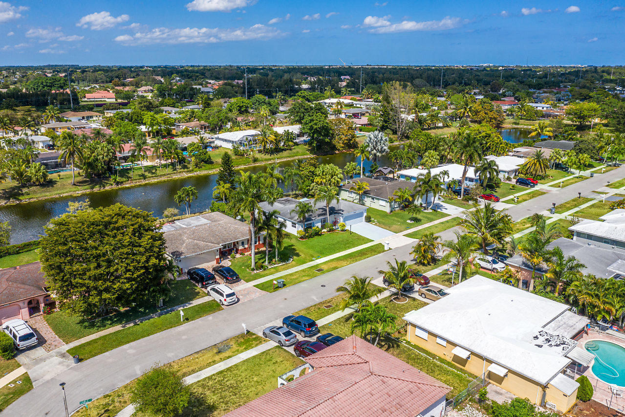 10921 Gable Street Boca Raton, FL 33428 - Photo 25 of 28 an aerial view of residential houses with outdoor space