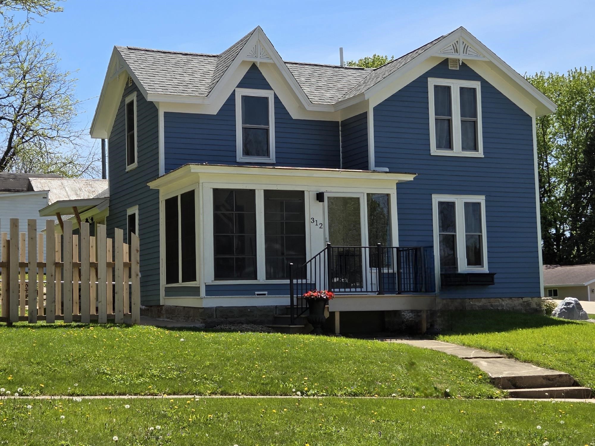 312 West Florence Street Cambria, WI 53923 - Photo 33 of 41