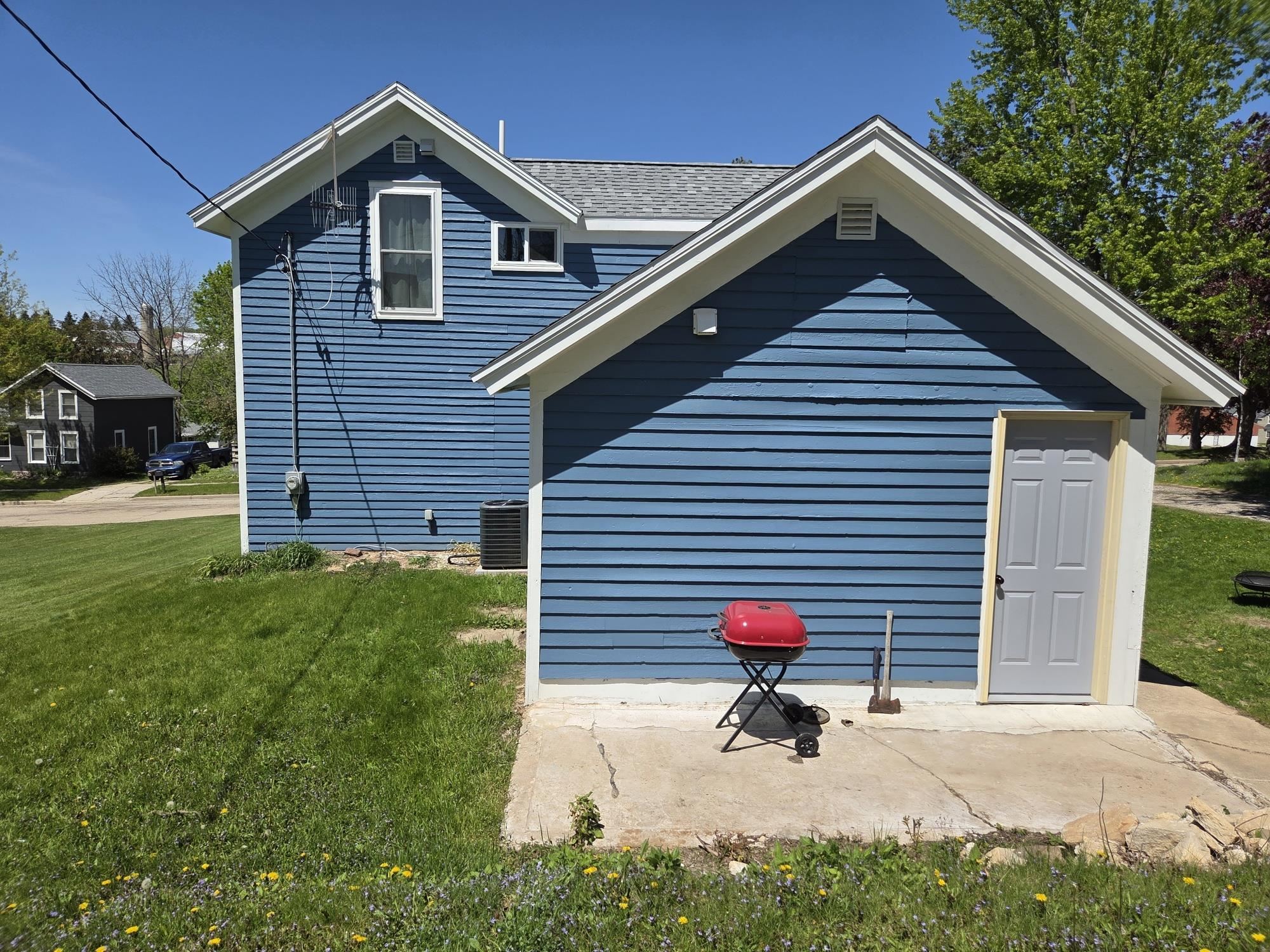 312 West Florence Street Cambria, WI 53923 - Photo 38 of 41