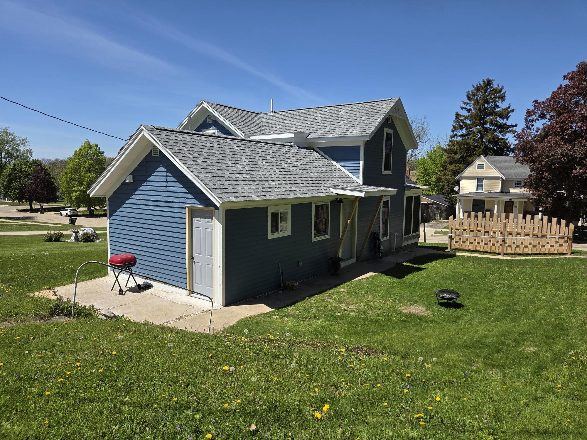 312 West Florence Street Cambria, WI 53923 - Photo 5 of 41