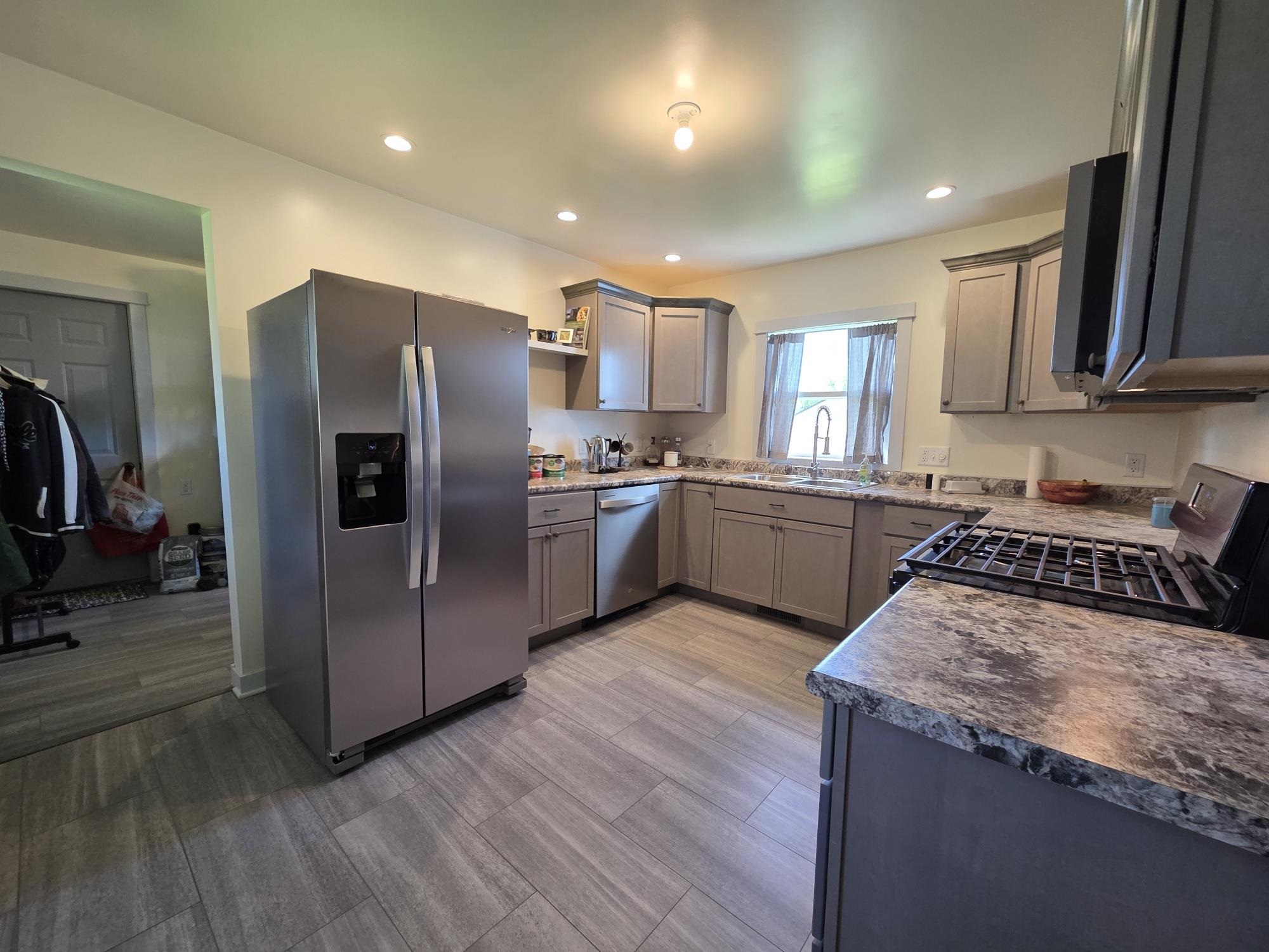 312 West Florence Street Cambria, WI 53923 - Photo 6 of 41