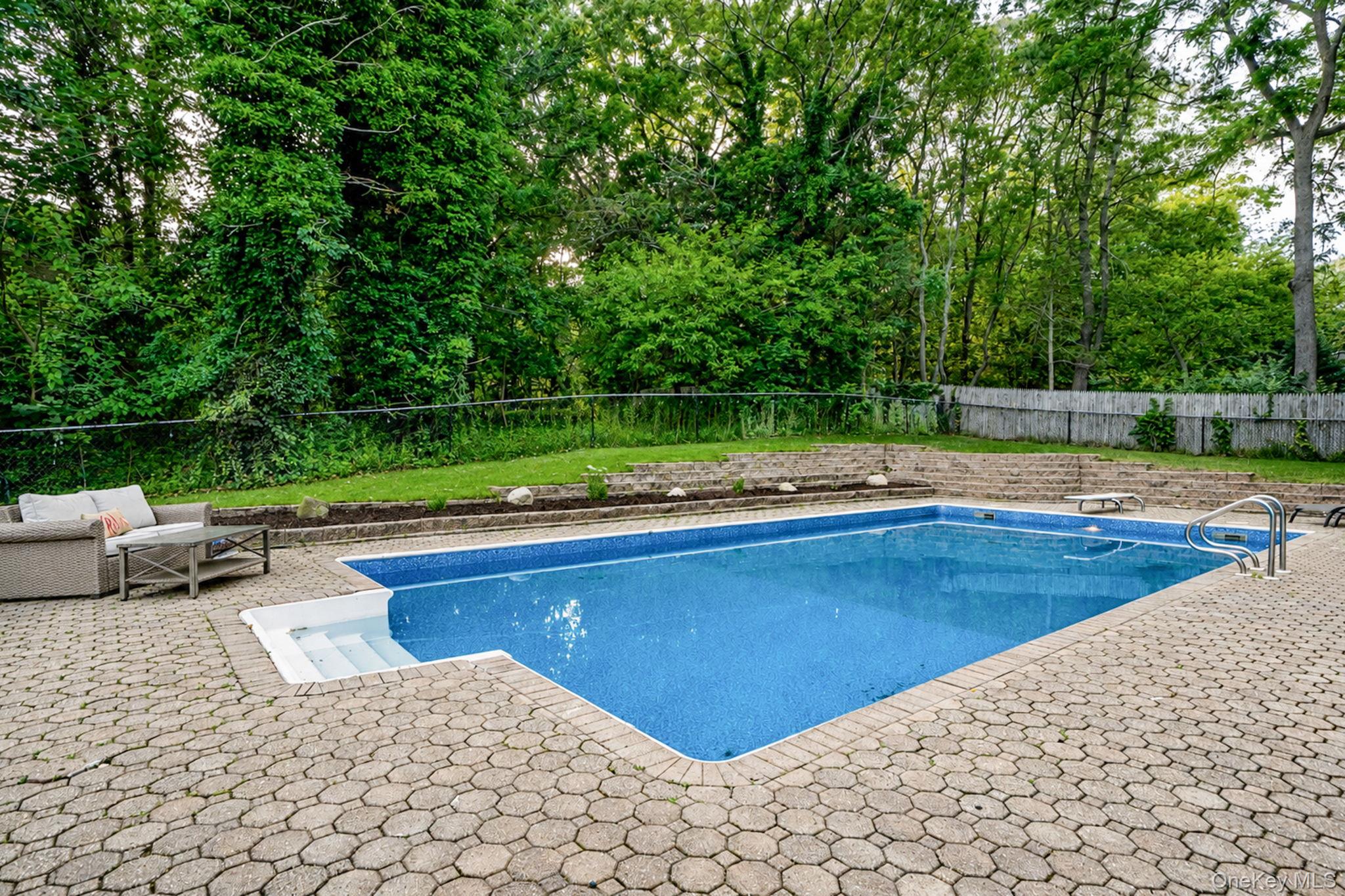 93 North Country Road Shoreham, NY 11786 - Photo 37 of 41
