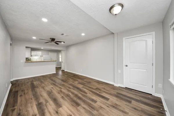 $1,950 | 2112 Dewberry Lane, Pasadena, TX 77502