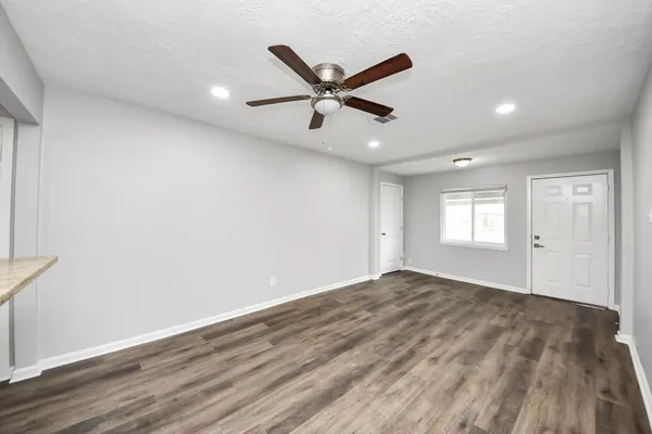 $1,950 | 2112 Dewberry Lane, Pasadena, TX 77502