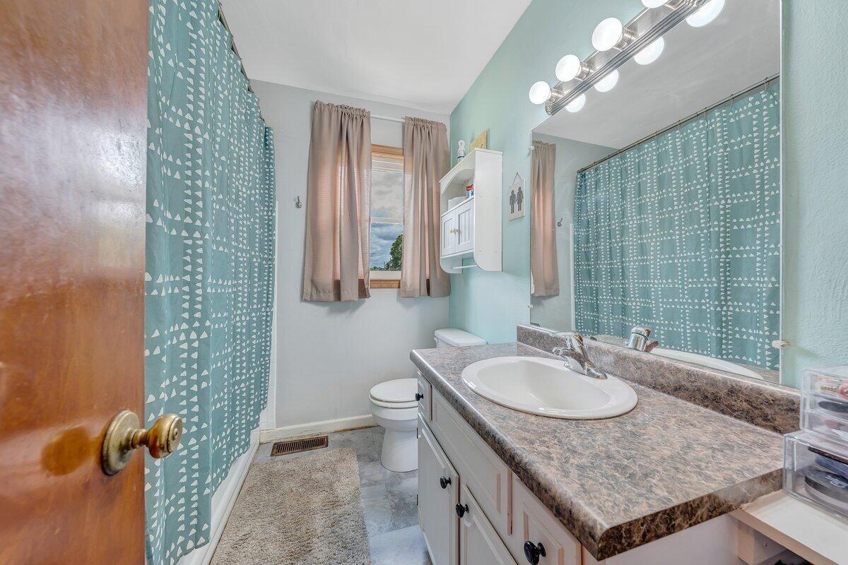 18 Foggy Ridge Road Rocky Mount, VA 24151 - Photo 12 of 31 MIB07657