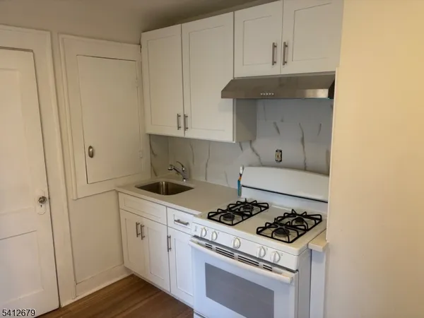 $1,850 | 334 Midland Avenue, Unit 3, Saddle Brook, NJ 07663