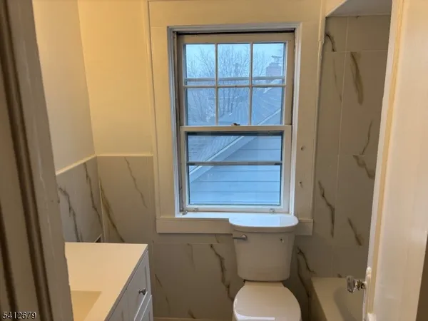 $1,850 | 334 Midland Avenue, Unit 3, Saddle Brook, NJ 07663