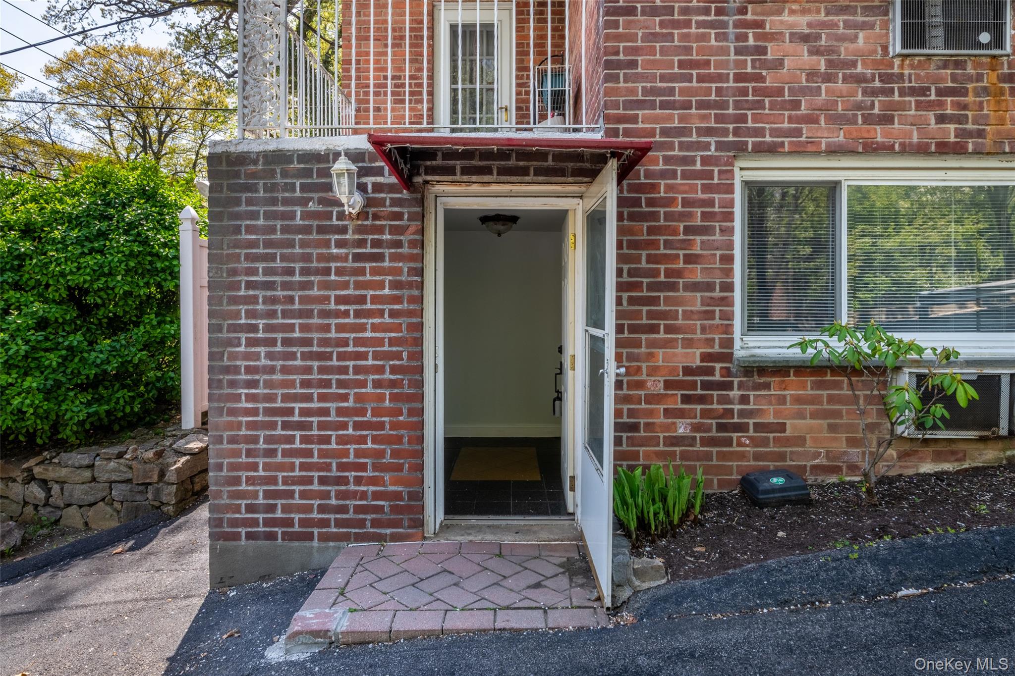 2333 Palmer Avenue, Unit B1 New Rochelle, NY 10801 - Photo 3 of 10
