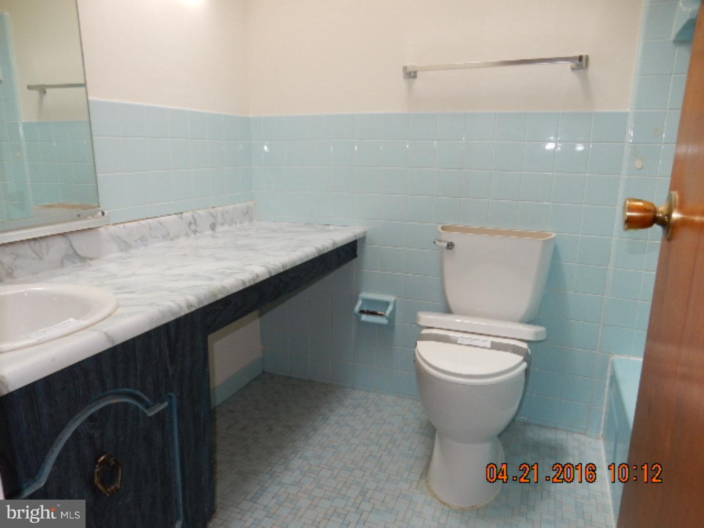 9985 A Sandy Road Philadelphia, PA 19115 - Photo 16 of 22 Bathroom