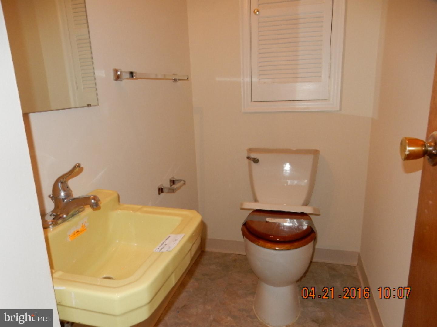 9985 A Sandy Road Philadelphia, PA 19115 - Photo 10 of 22 Bathroom
