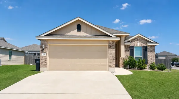$2,200 | 224 Blooming Trail, Kyle, TX 78640