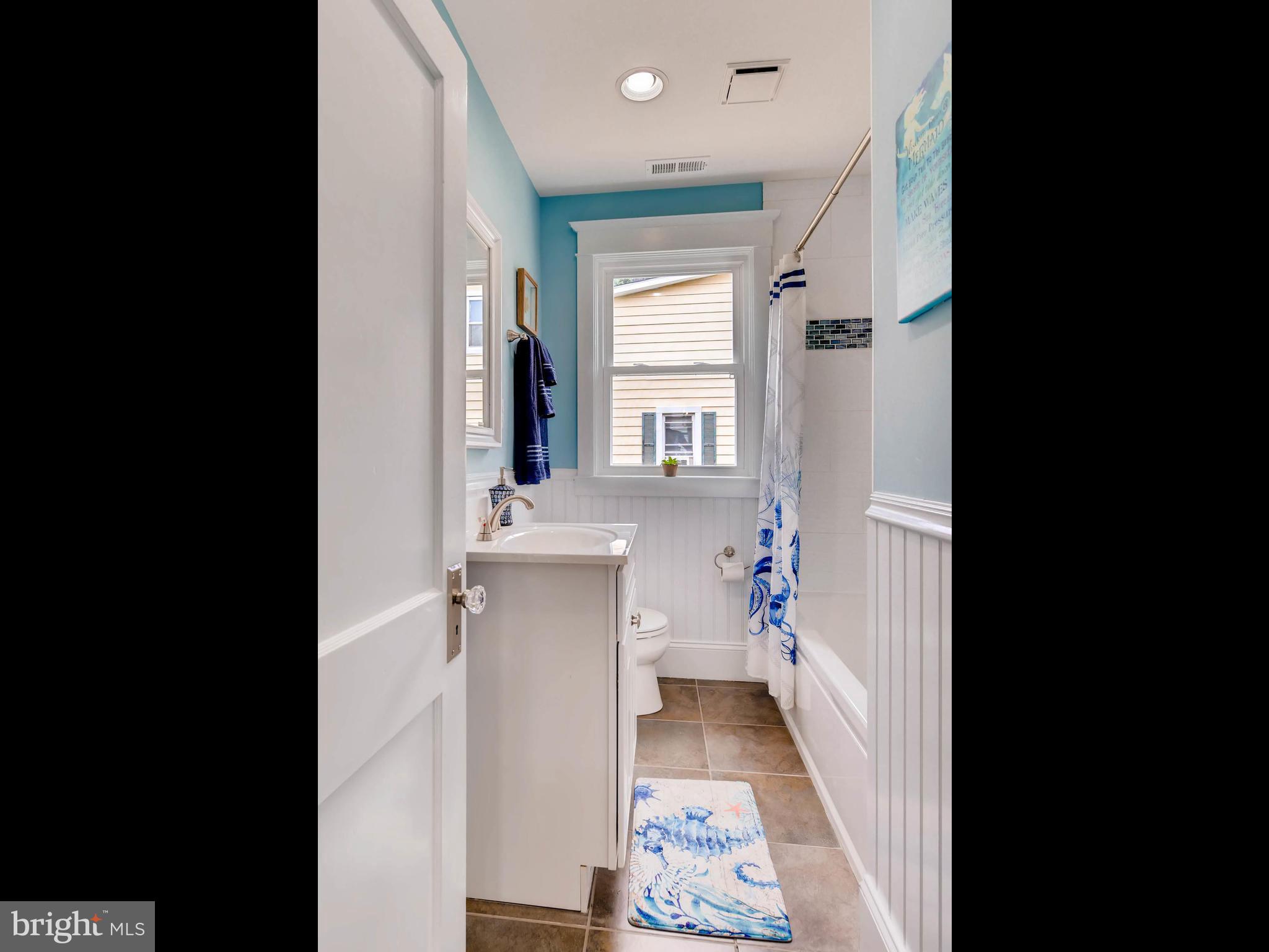 365 Townsend Road Baltimore, MD 21221 - Photo 12 of 29 Custom Full Bath on the Main Level