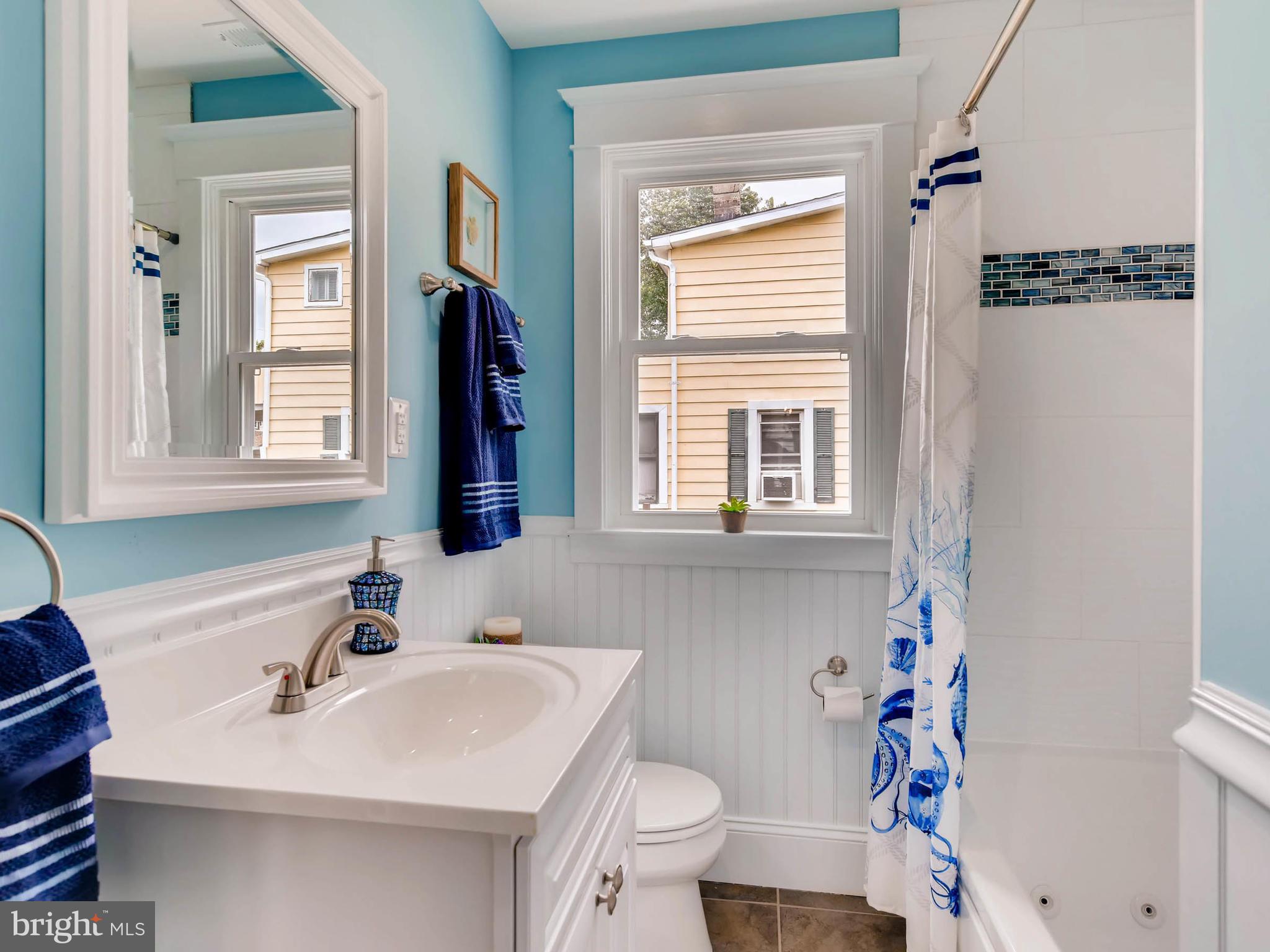 365 Townsend Road Baltimore, MD 21221 - Photo 13 of 29 Main Level Bath w/ Beautiful Ceramic Tile