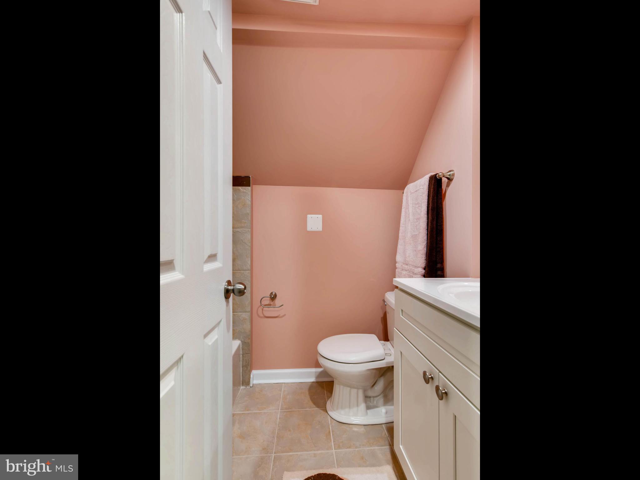 365 Townsend Road Baltimore, MD 21221 - Photo 18 of 29 Upper Level Full Bath w/ Ceramic Tile