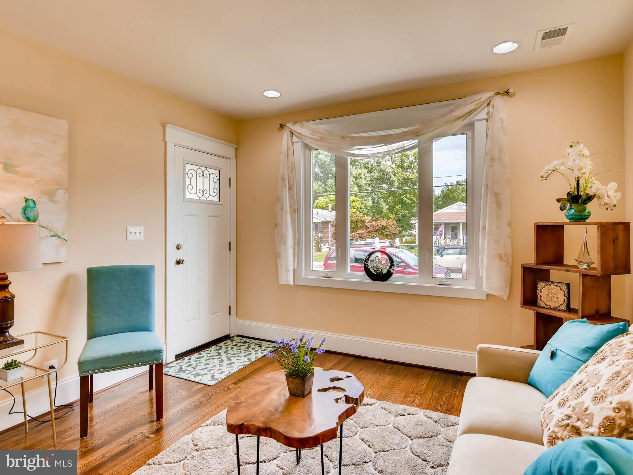 365 Townsend Road Baltimore, MD 21221 - Photo 6 of 29 Bright and Open