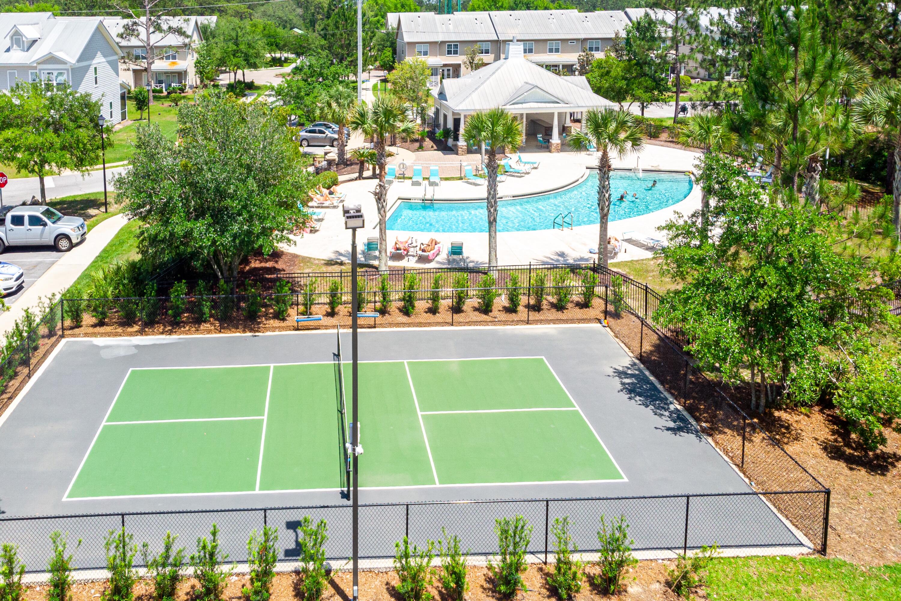 392 North Sand Palm Road Freeport, FL 32439 - Photo 27 of 36 a view of a tennis court