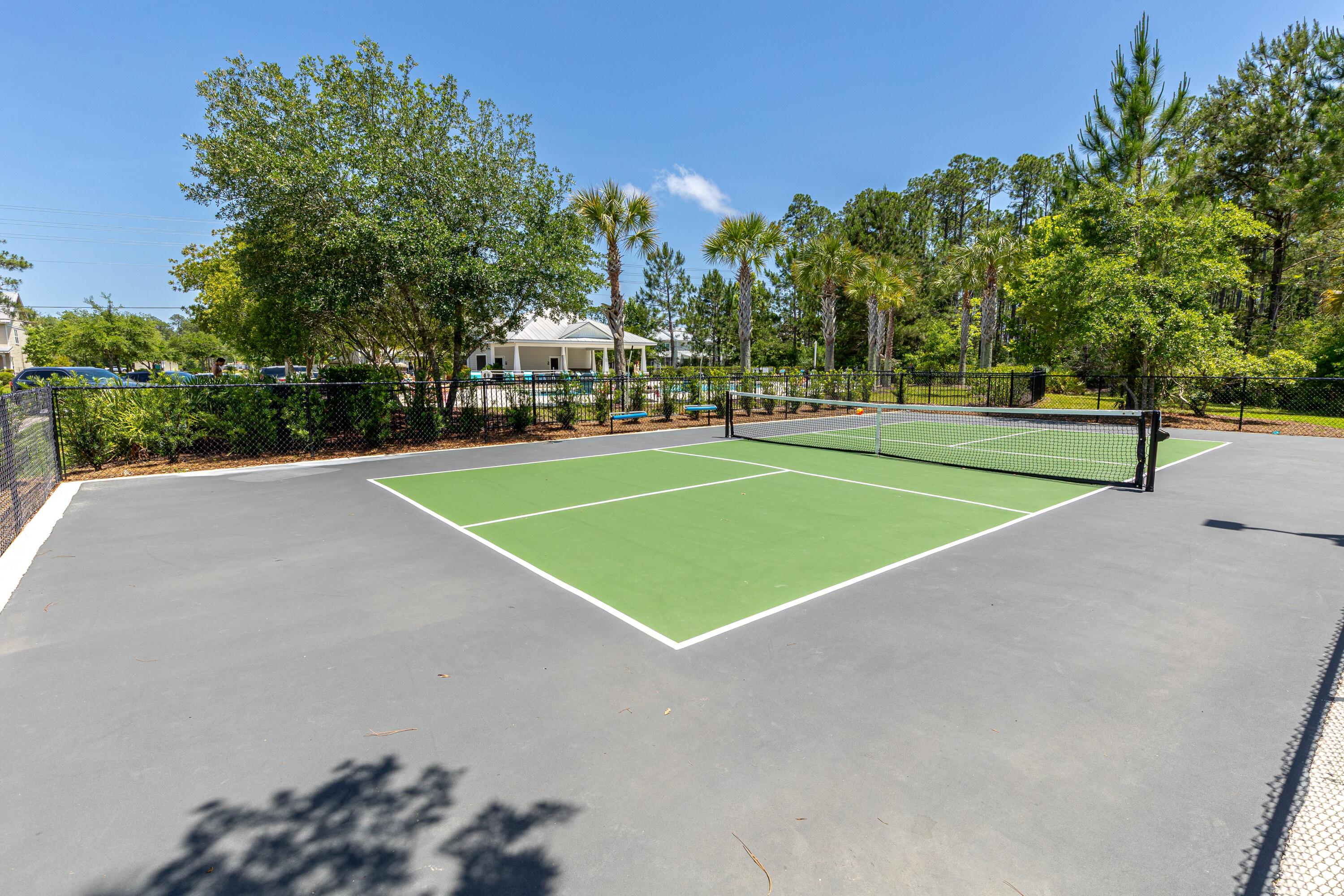 392 North Sand Palm Road Freeport, FL 32439 - Photo 29 of 36 a view of a tennis court