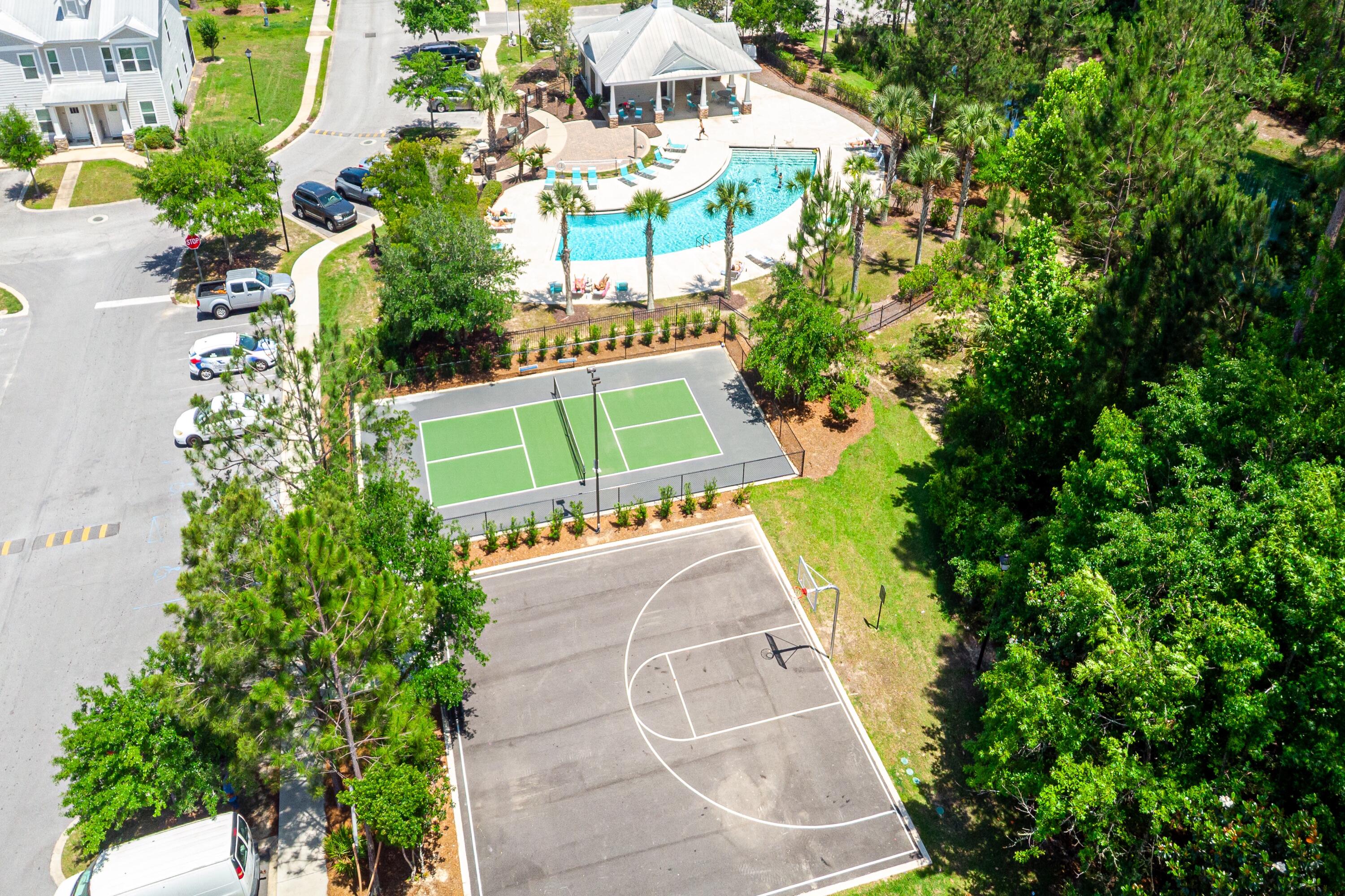 392 North Sand Palm Road Freeport, FL 32439 - Photo 30 of 36 a view of yard