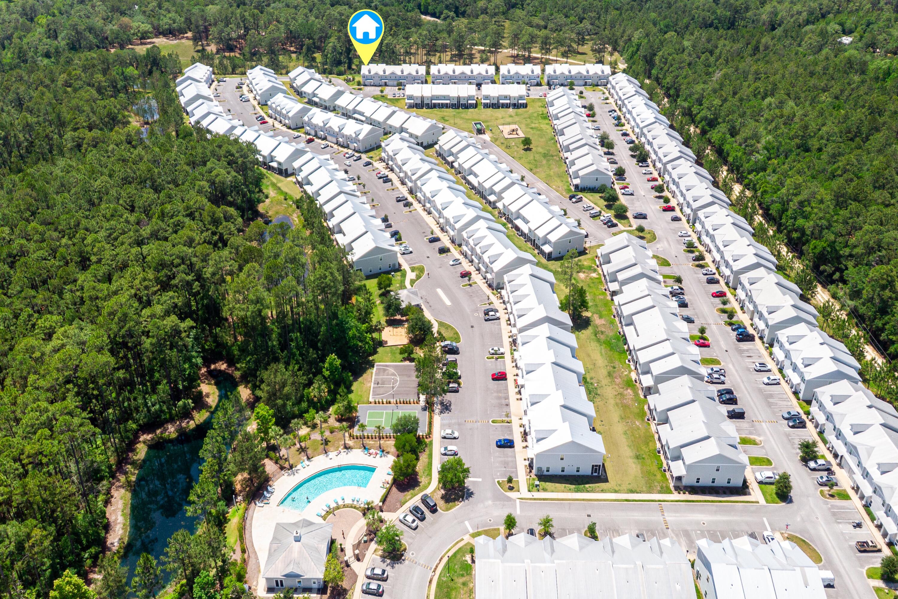 392 North Sand Palm Road Freeport, FL 32439 - Photo 33 of 36 a view of swimming pool with a yard