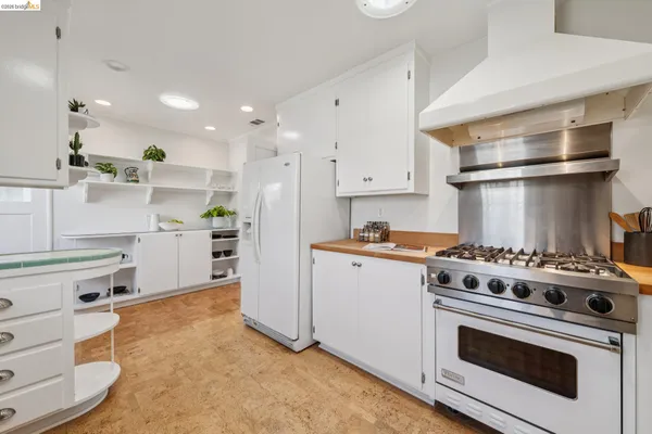 $949,000 | 716 Ashbury Avenue, El Cerrito, CA 94530