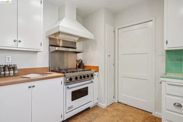 $949,000 | 716 Ashbury Avenue, El Cerrito, CA 94530